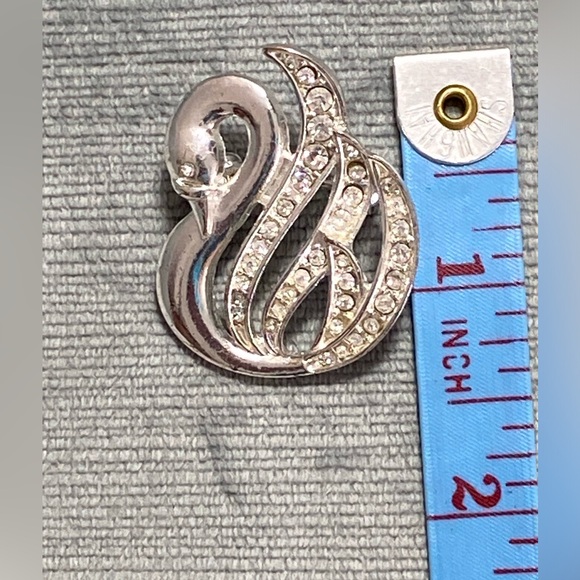 Vintage FAF silver tone rhinestone Swan Broch pin 1.5” x 1” stunning, flawless - Picture 6 of 6